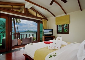 Coconut Island 5 Bedroom Beachfront Pool