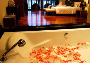 Coconut Island 5 Bedroom Beachfront Pool