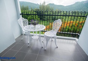Courtyard khaoyai by Jakkaphat