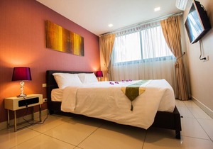 Deluxe 1 bedroom apartment @Laguna Bay 2 Unit#3