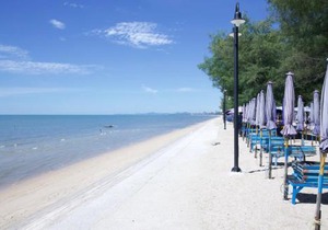 GOLDEN GUESTHOUSE by The Beach Cha Am