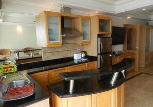 Jomtien PLAZA Condotel. Front the sea, sleeps 4