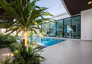 Mövenpick 3-Bedroom Pool Villa Beach Access, Na Jomtien Pattaya