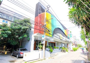 OYO 426 All Day Hostel @ Sukhumvit