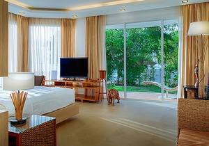 Paradise Ocean View Beach Front Condominium In Pattaya
