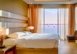 Paradise Ocean View Beach Front Condomimium In Pattaya