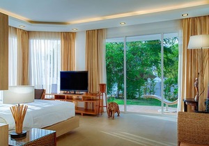 Paradise Ocean View Beach Front Condomimium In Pattaya