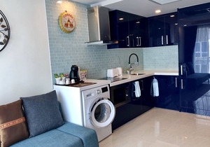 Pool View Luxury Business Suite F6 in Grand Avenue by Pattaya City Estates