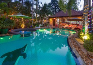 Relaxing Palm Pool Villa & Tropical Illuminated Garden & Swimming Pool.