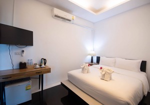 Room with Breakfast · Standard Room, 16min to Phuket Old Town