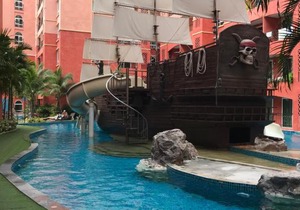 Seven Seas Resort by Pool Access