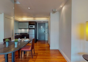 Siri Sathorn Apartment - 1006
