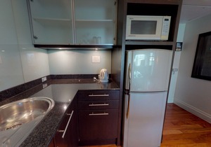 Siri Sathorn Apartment - 1006