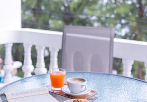 THE BEACH CHA AM Suites