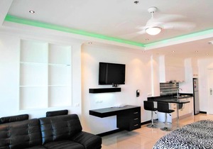 View Talay 8 Large studio apartment with sea view Pattaya