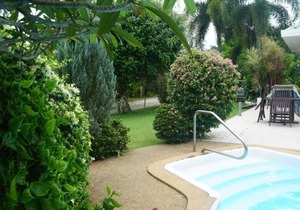 White House Near The Beach
