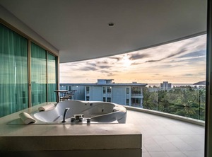 Jacuzzi Ocean | Karon
