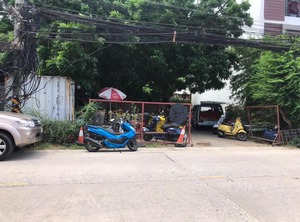 J Bangsaen | Saen Suk