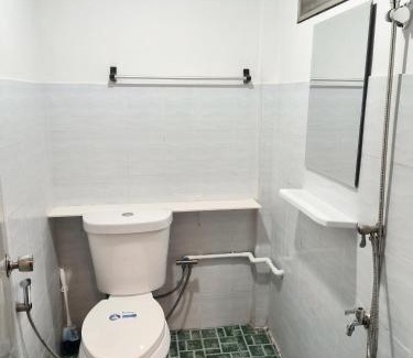 Rangsit Hostel | บ้านวดาวัลย์