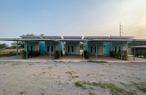 Tha Bo Hostel | โรงแรมบ้านสวนวินเทจ