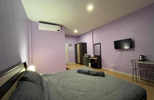 Tha Bo Hostel | โรงแรมบ้านสวนวินเทจ