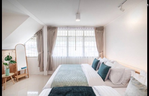 Khlong Ton Sai Apartment | 100 m² Apartment ∙ 2 bedrooms ∙ 10 guests