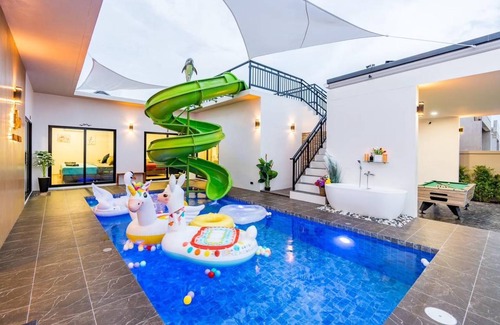 Cha-am Villa | 118 m² Villa ∙ 4 bedrooms ∙ 18 guests