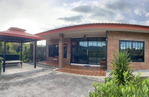 Mae Taeng Hotel | 120 m² Hotel ∙ 3 bedrooms ∙ 13 guests
