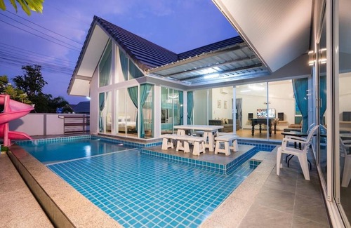 Cha-am Villa | 120 m² Villa ∙ 4 bedrooms ∙ 15 guests