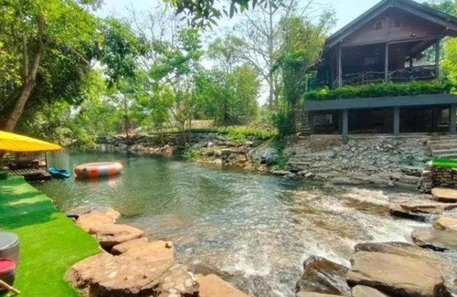 Wat Bung Toei Resort | 145 m² Resort ∙ 2 bedrooms ∙ 20 guests
