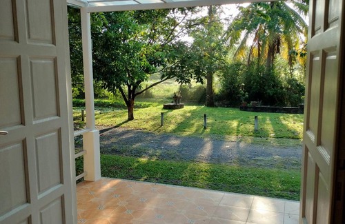 Khanong Phra House | 150 m² House ∙ 3 bedrooms ∙ 10 guests