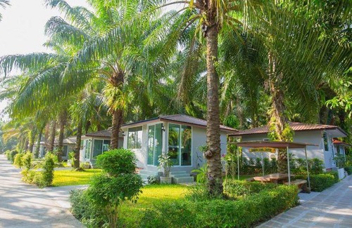 Tha Kham Resort | 165 m² Resort ∙ 3 bedrooms ∙ 8 guests