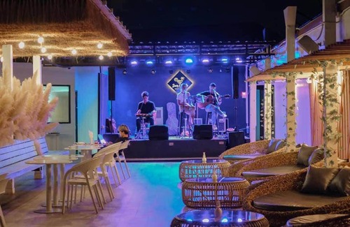 Wattana Hotel | 180 m² Hotel ∙ 3 bedrooms ∙ 6 guests