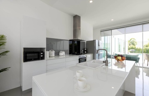 Khao Tao Villa | 180 m² Villa ∙ 4 bedrooms ∙ 15 guests