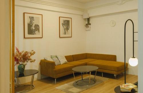 Silom Apartment | 2 BR Sleeps6 I City Center Silom
