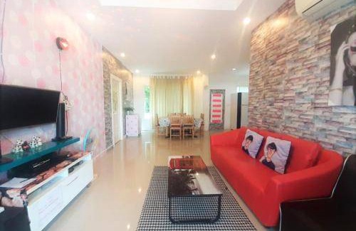 Hua Hin House | 200 m² House ∙ 2 bedrooms ∙ 12 guests