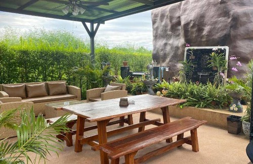 Saraphi House | 200 m² House ∙ 3 bedrooms ∙ 8 guests