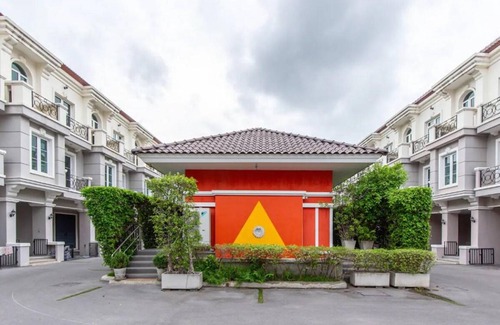 Bangkok Central Business District House | 200 m² House ∙ 3 bedrooms ∙ 14 guests