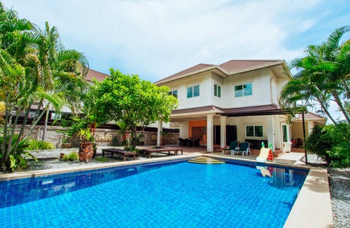 Nong Prue Villa | 200 m² Villa ∙ 3 bedrooms ∙ 8 guests