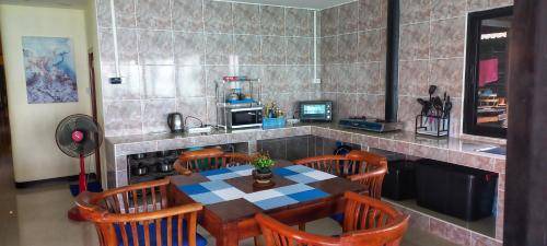 Ko Lanta Old Town Villa | 200 m² Villa ∙ 3 bedrooms ∙ 6 guests