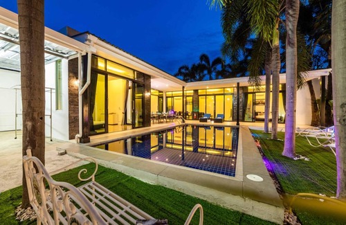 Hua Hin Villa | 201 m² Villa ∙ 3 bedrooms ∙ 8 guests