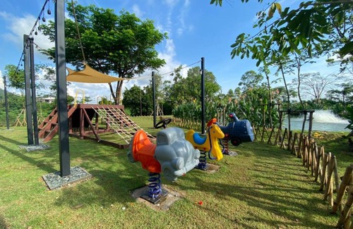 Si Racha Hotel | 230 m² Hotel ∙ 2 bedrooms ∙ 8 guests