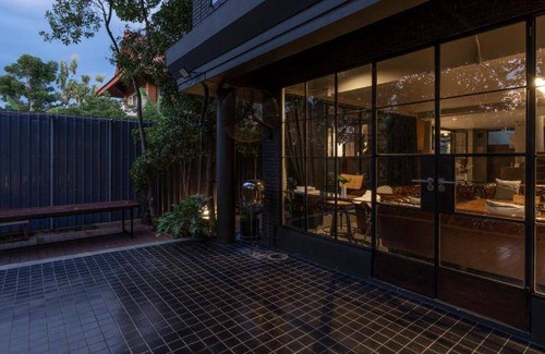 Laem Phak Bia Hotel | 235 m² Hotel ∙ 5 bedrooms ∙ 15 guests