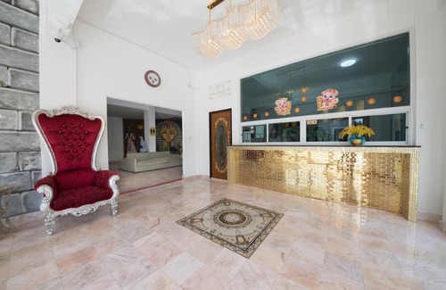 Lop Buri Hotel | 24 m² Hotel ∙ 4 guests