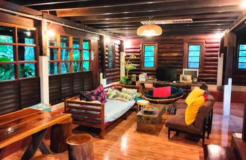Sai Yok House | 240 m² House ∙ 2 bedrooms ∙ 11 guests