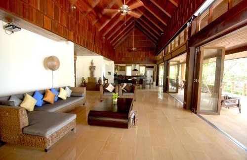 Bophut Villa | 2400 m² Villa ∙ 5 bedrooms ∙ 15 guests