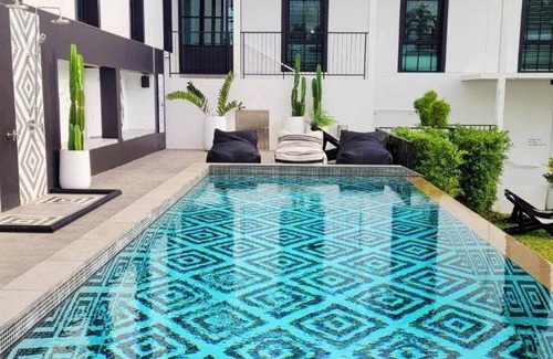 Ranong Hotel | 25 m² Hotel ∙ 127 guests