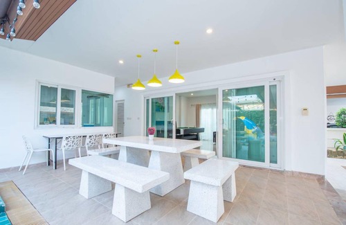 Bang Lamung Villa | 250 m² Villa ∙ 4 bedrooms ∙ 13 guests