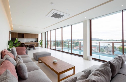 Nakhon Sawan Hotel | 252 m² Hotel ∙ 4 bedrooms ∙ 10 guests