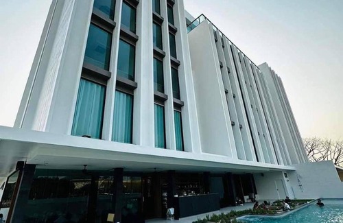 Nakhon Sawan Hotel | 252 m² Hotel ∙ 4 bedrooms ∙ 10 guests